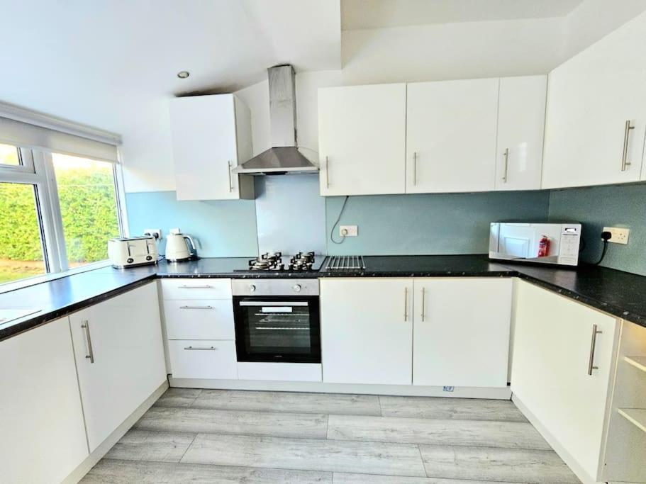 Spacious Haven With Free Parking Glasgow Exteriér fotografie