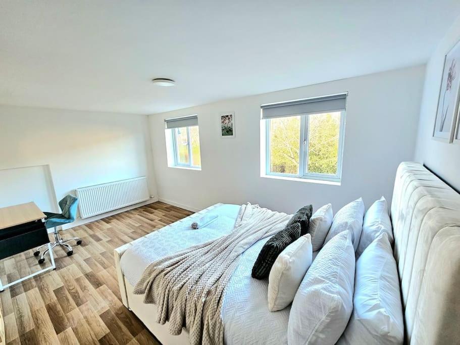 Spacious Haven With Free Parking Glasgow Exteriér fotografie