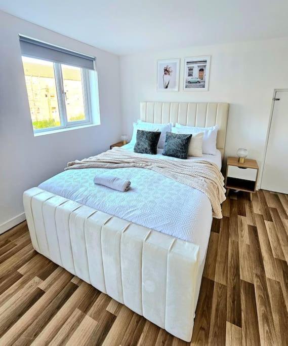 Spacious Haven With Free Parking Glasgow Exteriér fotografie