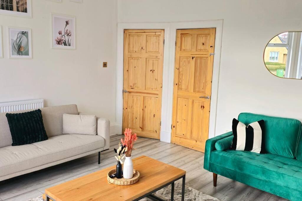 Spacious Haven With Free Parking Glasgow Exteriér fotografie
