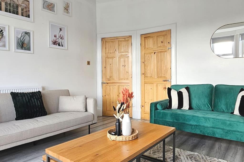 Spacious Haven With Free Parking Glasgow Exteriér fotografie