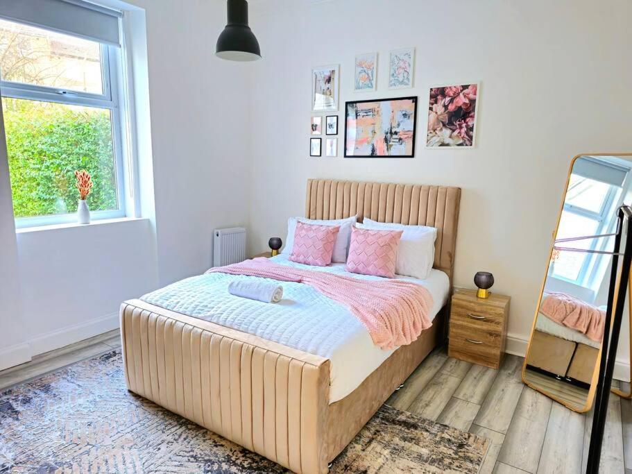 Spacious Haven With Free Parking Glasgow Exteriér fotografie